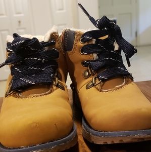 Toddler boots size 9